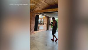 #dziejesiewsporcie: tak trenuje 43-letni wojownik MMA. "No coś tam potrafisz"