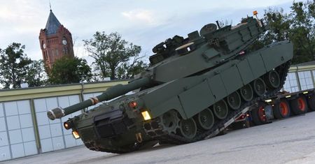 Pierwsze czołgi Abrams już w jednostce. Żołnierze niebawem rozpoczną szkolenia