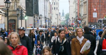 Gonimy Unię, ale powoli. Poziom PKB na mieszkańca Polski zwiększył się do 11,8 tys. euro