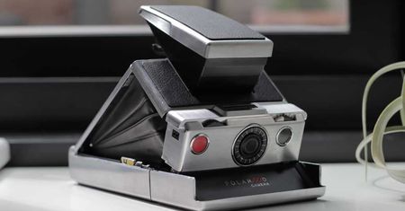 Legendarny Polaroid SX-70 wskrzeszony, jako aparat cyfrowy