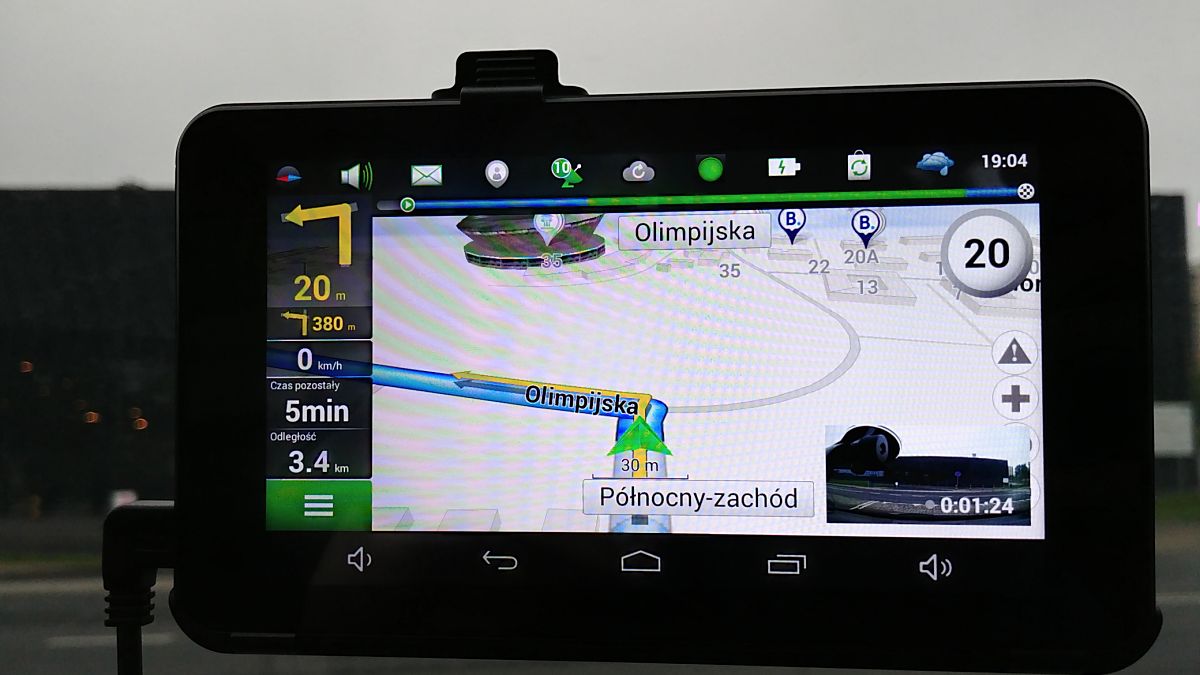 Navitel RE900 Combo – test samochodowej nawigacji, rejestratora i tabletu w jednym 1