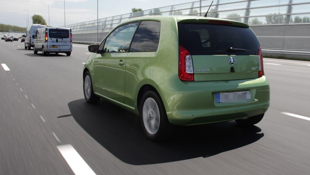 Jazda autostradą i zmiana pasa