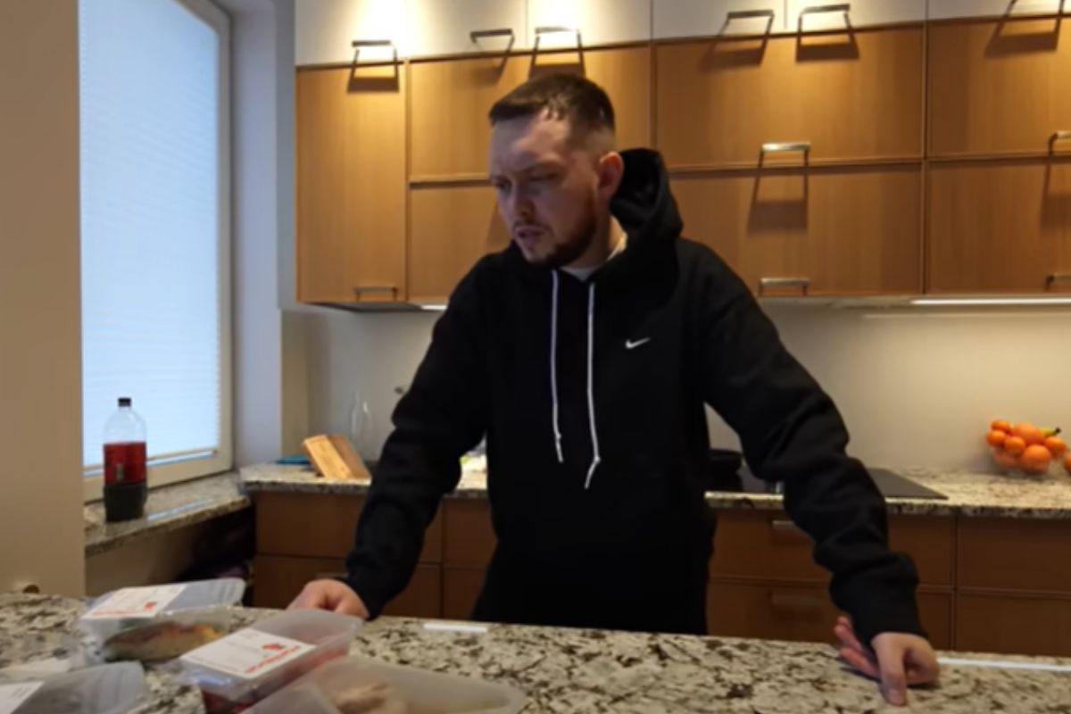 Książulo testuje zestaw od "Diety Pomidor". Nie obyło się bez wpadki 