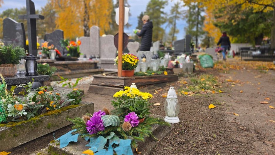 W dniu Wszystkich Świętych można dorobić nawet bez własnej działalności