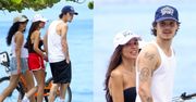 19-letni syn Beckhamów wczasuje się ze starszą o dekadę partnerką w Rio de Janeiro. Cruz odsłonił liczne dziary
