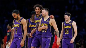 Ten środkowy zostaje w Los Angeles Lakers