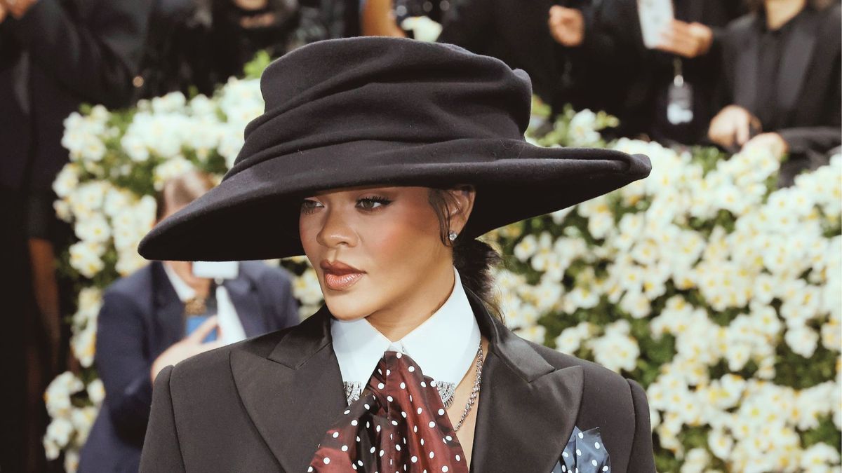 Rihanna z ciążowym brzuszkiem na MET Gali 