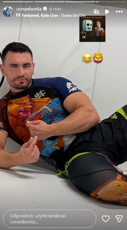 Conan Kaźmierski kusi fanki