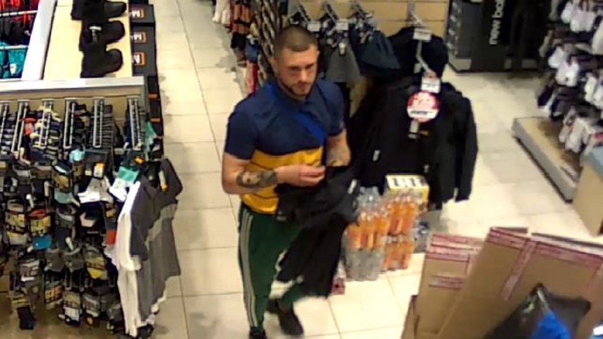 Ukradł ze sklepu markowe ubrania