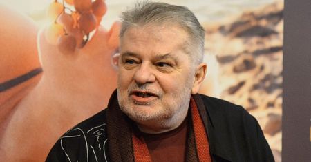 Dawno niewidziany Krzysztof Globisz bryluje z 27-letnim synem na premierze filmu (ZDJĘCIA)