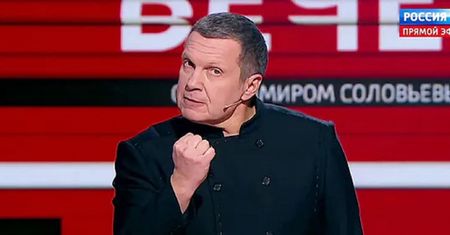 Co się stało z twarzą "żołnierza Putina"? Tak wystąpił w telewizji