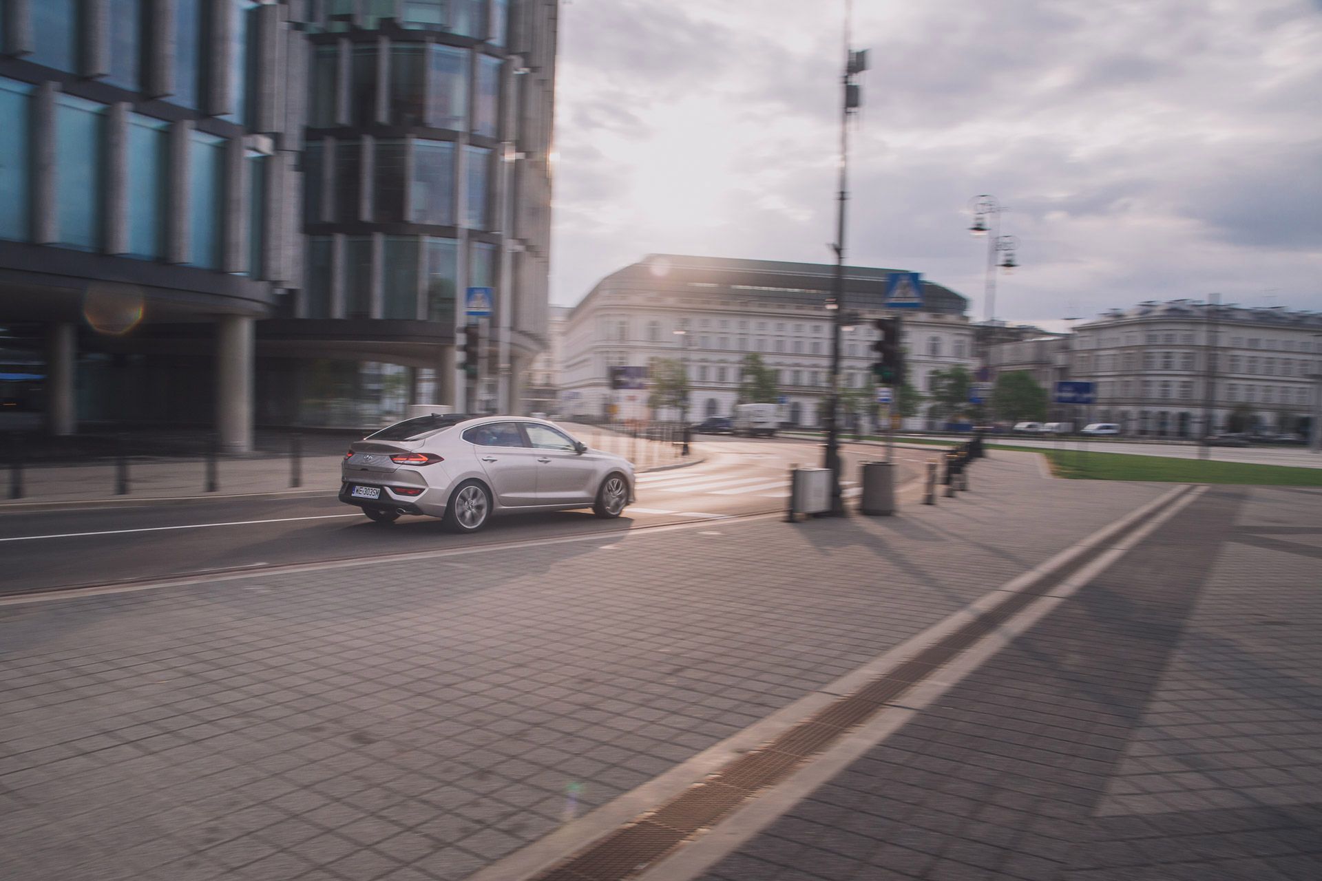 Zaprojektowany przez Foster & Partners Metropolitan i najnowsze dzieło stylistów Hyundai