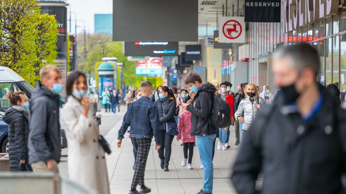 Rząd chce ogłosić decyzję o skróceniu okresu izolacji dla wszystkich zakażonych 