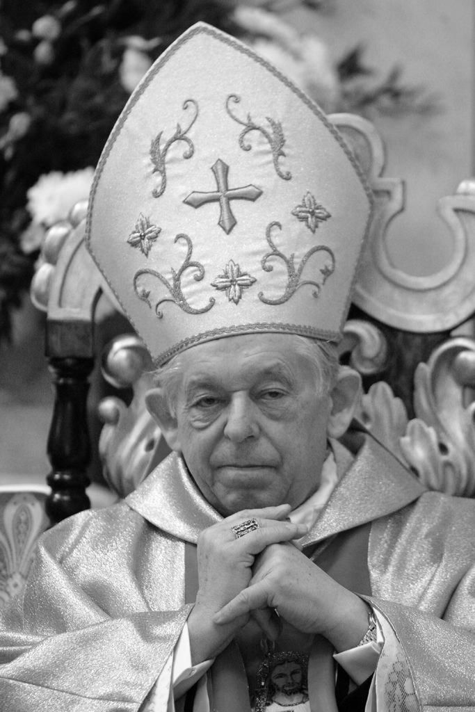 Kardynał Józef Glemp nie żyje