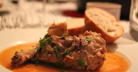 Duszone ossobuco z goleni przedniej cielęcej (mięso i tłuszcz)