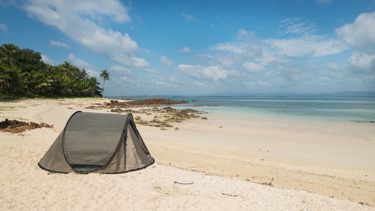 Spanie na plaży nie zawsze jest tanie. Nocni plażowicze mogą zapłacić nawet kilkaset złotych