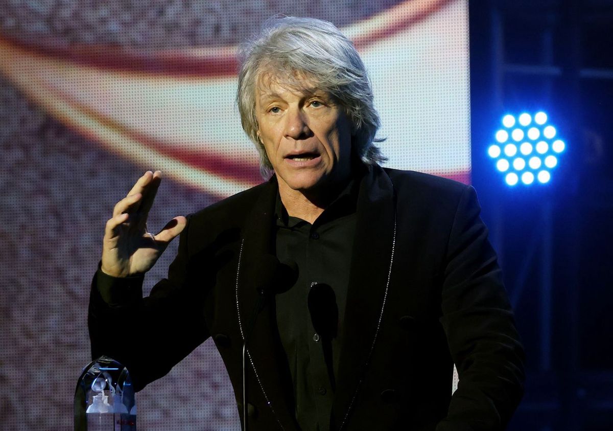 Jon Bon Jovi przeszedł operację strun głosowych