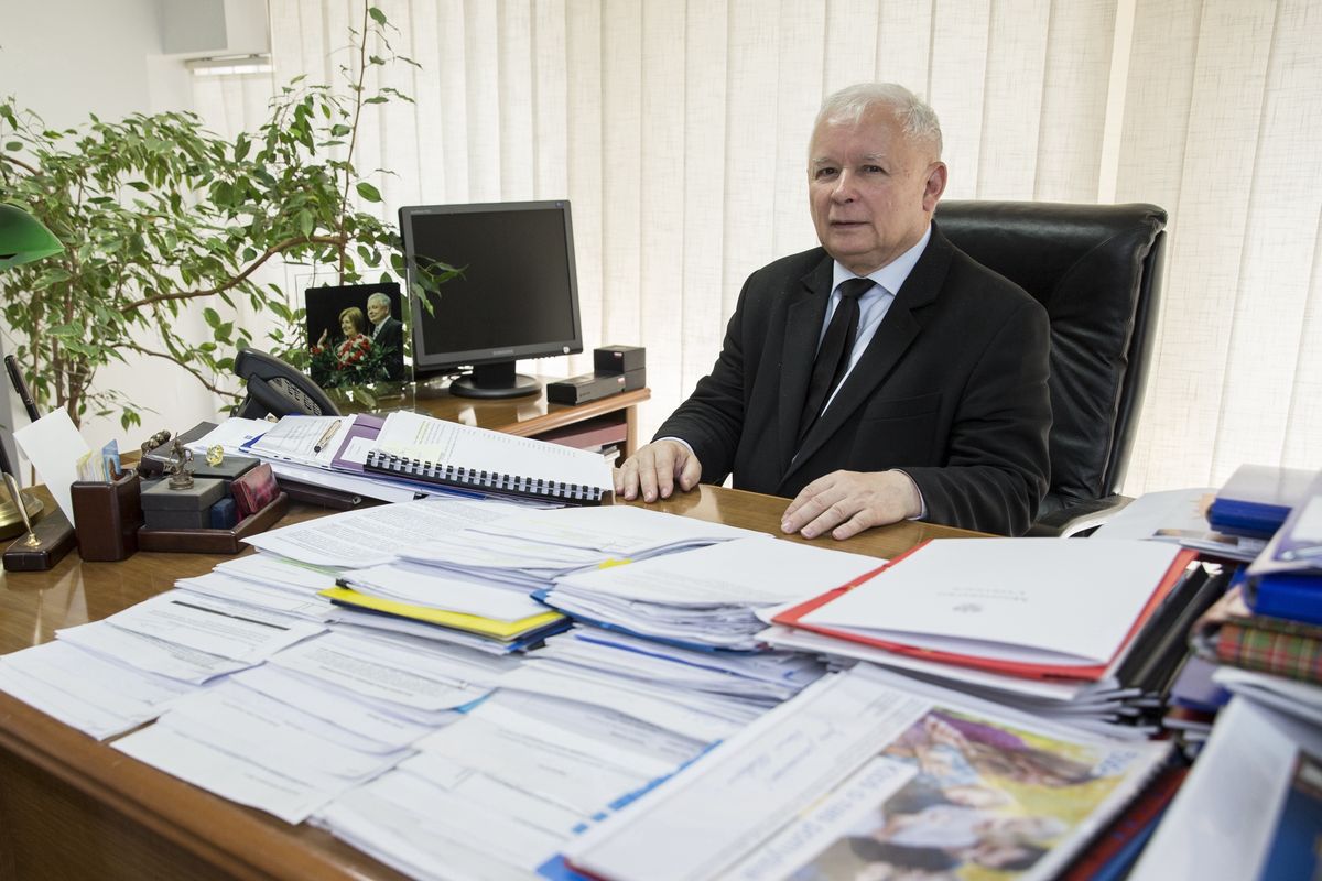 Jarosław Kaczyński w swoim gabinecie w biurze przy ul. Nowogrodzkiej w Warszawie.