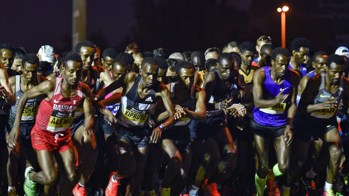 East News / AFP / Start maratonu w Dubaju w 2017 r.