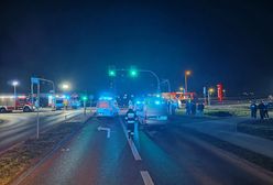 Wjechał na czerwonym. Pięcioro rannych, w tym dwójka policjantów