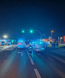 Wjechał na czerwonym. Pięcioro rannych, w tym dwójka policjantów
