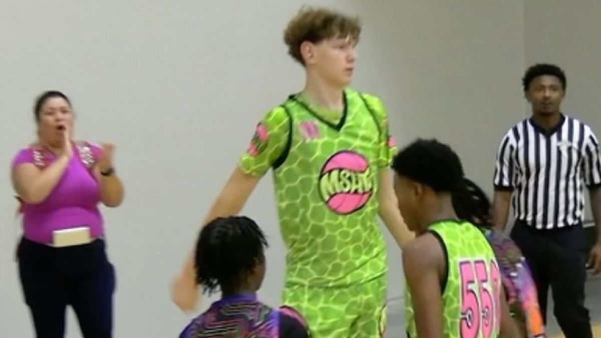 Instagram / Na zdjęciu: Jeremy Gohier na tle rówieśników.