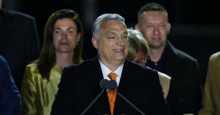 Morawiecki i Kaczyński muszą zdecydować. Czy Orbán - sojusznik zbrodniarza - to wciąż wasz przyjaciel?