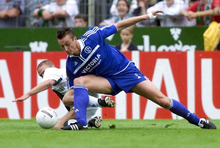 Tomasz Hajto w barwach Schalke. Występował w tym klubie w latach 2000-04/Fot. Danny Gohlke, Getty Images