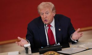 Panika na giełdzie. Trump reaguje: tylko głupcy mogą myśleć inaczej