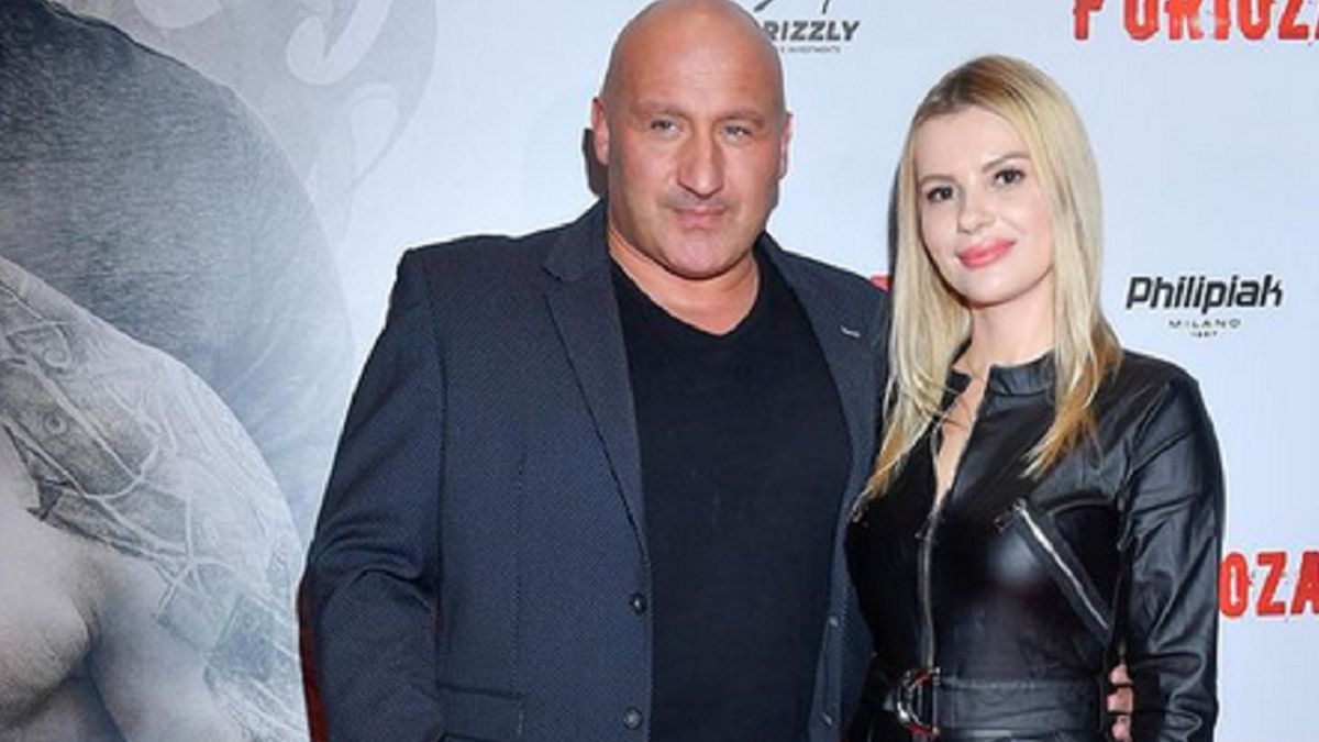 Marcin Najman na premierze filmu z żoną