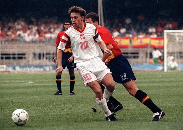 Jerzy Brzęczek w trakcie meczu finałowego z Hiszpanią (2:3) na Igrzyskach Olimpijskich w Barcelonie w 1992 roku. Fot. Teodor Walczak/PAP