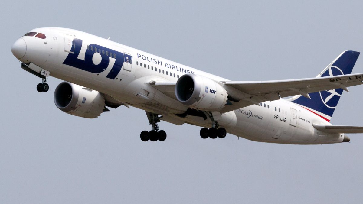 Polski samolot musiał zawracać z do Warszawy