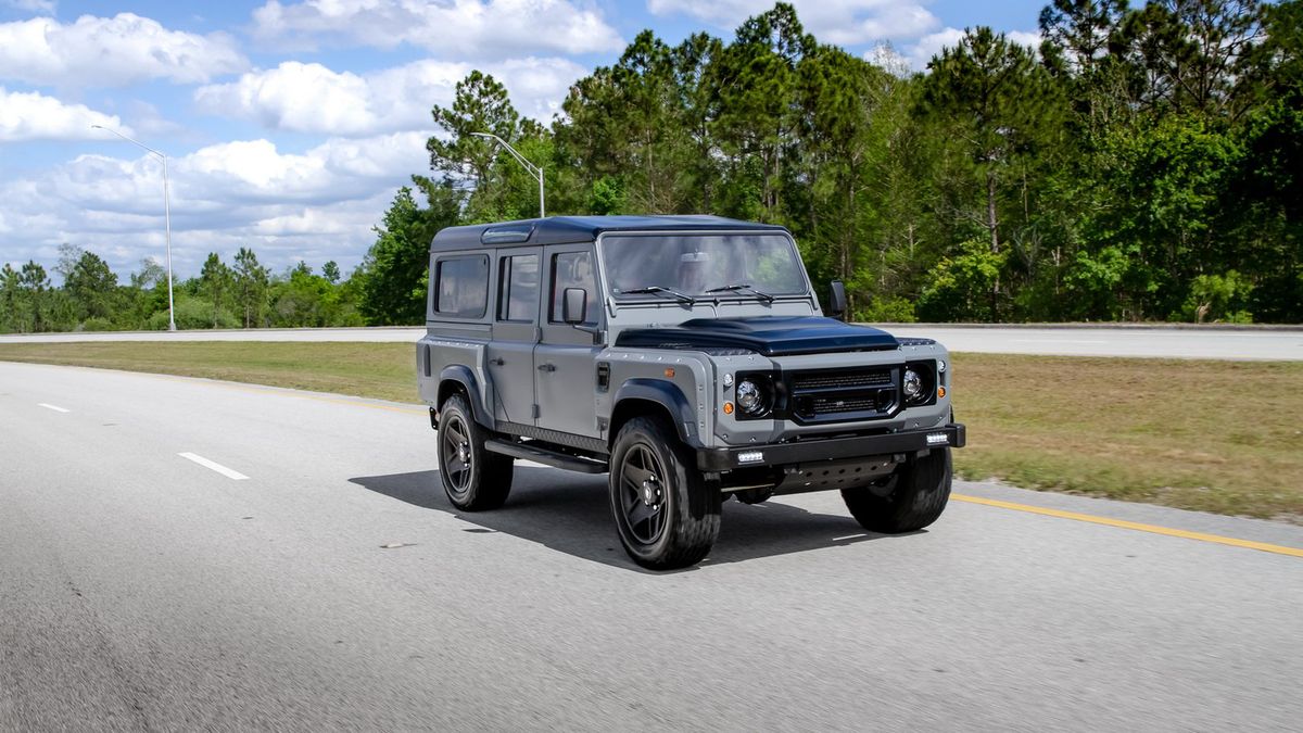 Defender jednak może być nowoczesny.