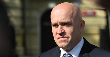 Wypadek wiceministra. Media: ma poważne obrażenia głowy