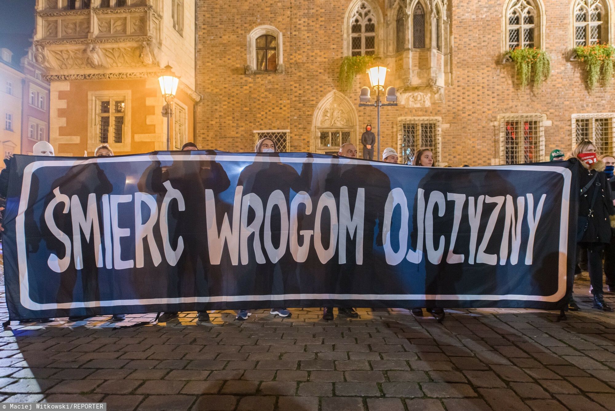 Patryk Vega chwali partię rządzącą