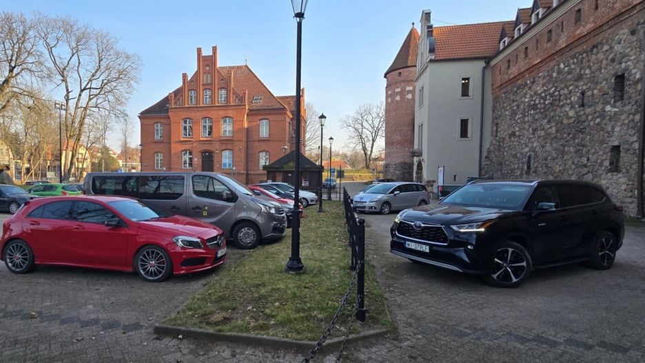 Już po raz drugi nie udało się znaleźć chętnego do dzierżawienia restauracji i zamkowego hotelu