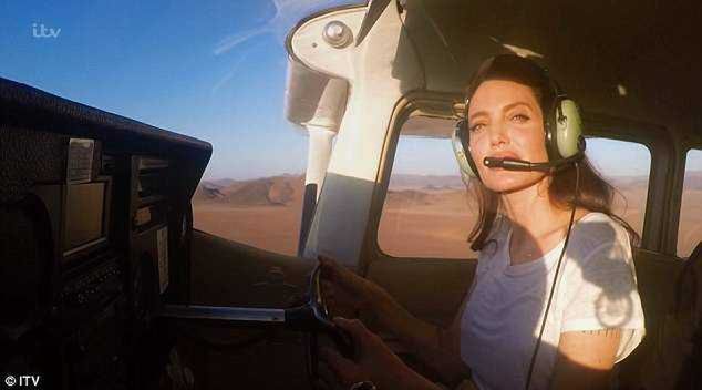 Angelina Jolie potrafi sterować samolotem