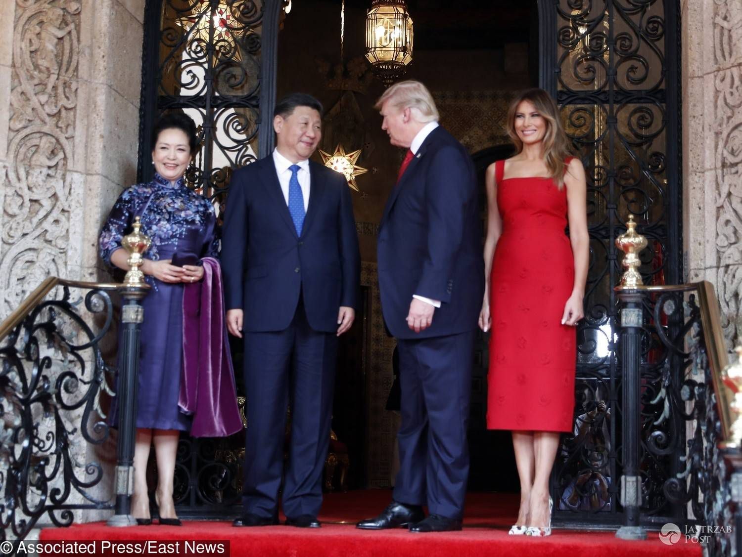 Melania Trump w skróconej sukience Valentino