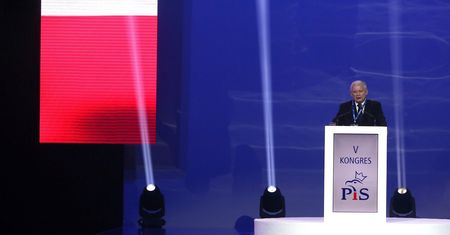Będzie kolejny skok na OFE? Firmy boją się planów PiS i szykują skup swoich akcji