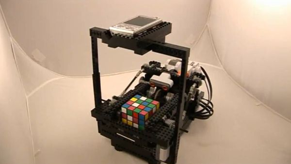 N95 i maszyna do układania kostki Rubika 1
