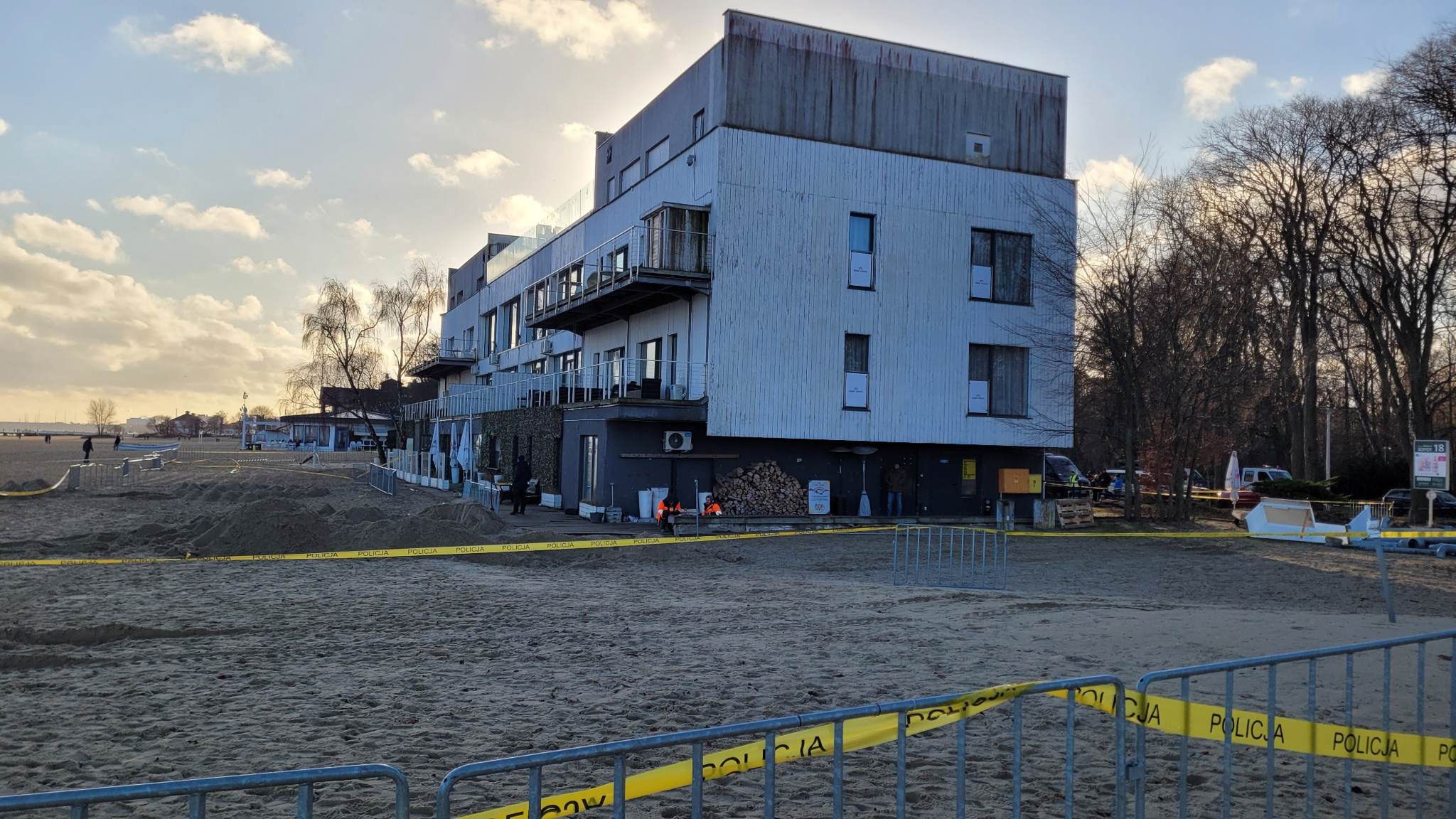 Teren przy dawnej Zatoce Sztuki w Sopocie jest badany przez służby