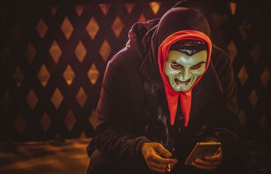 Co 10. reklama w social mediach to scam. Big techy zarabiają fortunę na Polakach