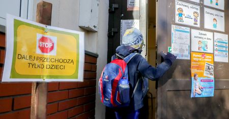 Polacy o lockdownie. To dlatego PiS zwleka z decyzją