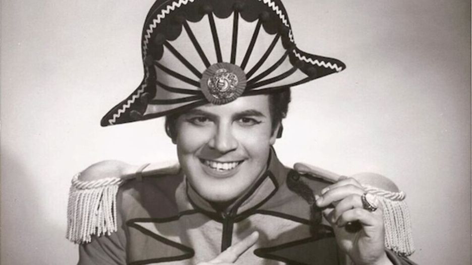 Luigi Alva jako Nemorino, Metropolitan Opera © domena publiczna