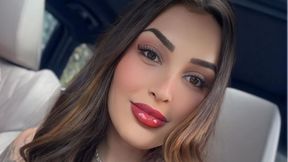 Jej facet pokonał Polaka. Tuż po walce weszła do klatki