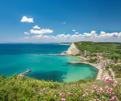 Ukryta perła najtańszej riwiery Europy. Rajskie plaże i boska woda