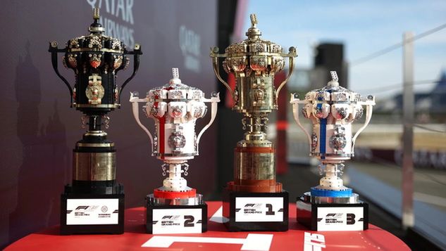 Puchary z klocków Lego dla kierowców F1