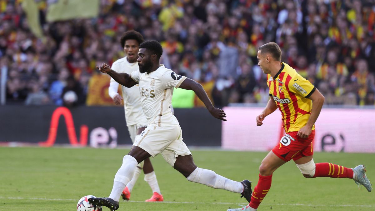 Getty Images / Catherine Steenkeste / Na zdjęciu: Przemysław Frankowski rozegrał kolejny mecz w RC Lens