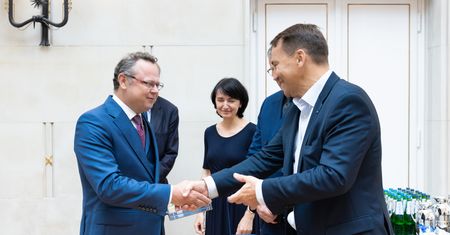 Szejna żegna się z rządem po publikacjach Wirtualnej Polski i "GW"