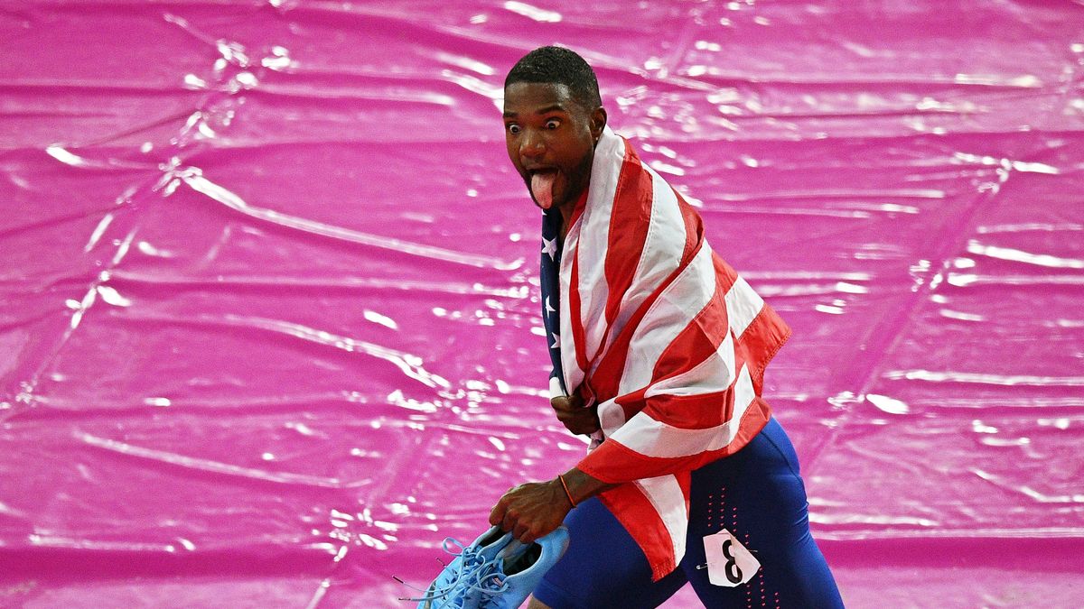 PAP/EPA / PAP/EPA/FACUNDO ARRIZABALAGA / Justin Gatlin - mistrz świata w biegu na 100 metrów z Londynu